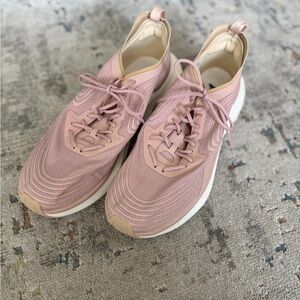 APL Women’s Streamline 10